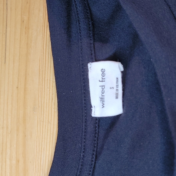 Wilfred basic black pocket tee rayon soft Aritzia small - Picture 6 of 7